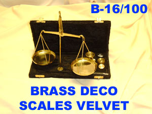 B 16/100 BRASS DECO SCALE IN VELVET BOX   100 GRAMS        