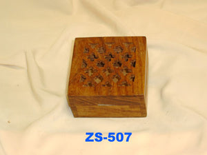 S 506 WOODEN CARVED LATICE POT   POURRI BOX         