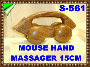 S 561  WOODEN MOUSE HAND MASSAGER         